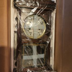 Wentworth Clock With Swinging Pendulum 