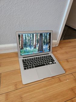 Macbook air 13 in i7 8gb ram 256gb ssd, Adobe, ms office, charger final cut logic or best offer