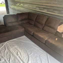 Sectional Couch With Pull Out Bed 