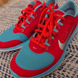 Woman's Nike Shoes