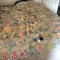 Vintage Handmade Yo-yo Quilt