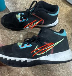 Boy nike tennis shoes 4.5Y