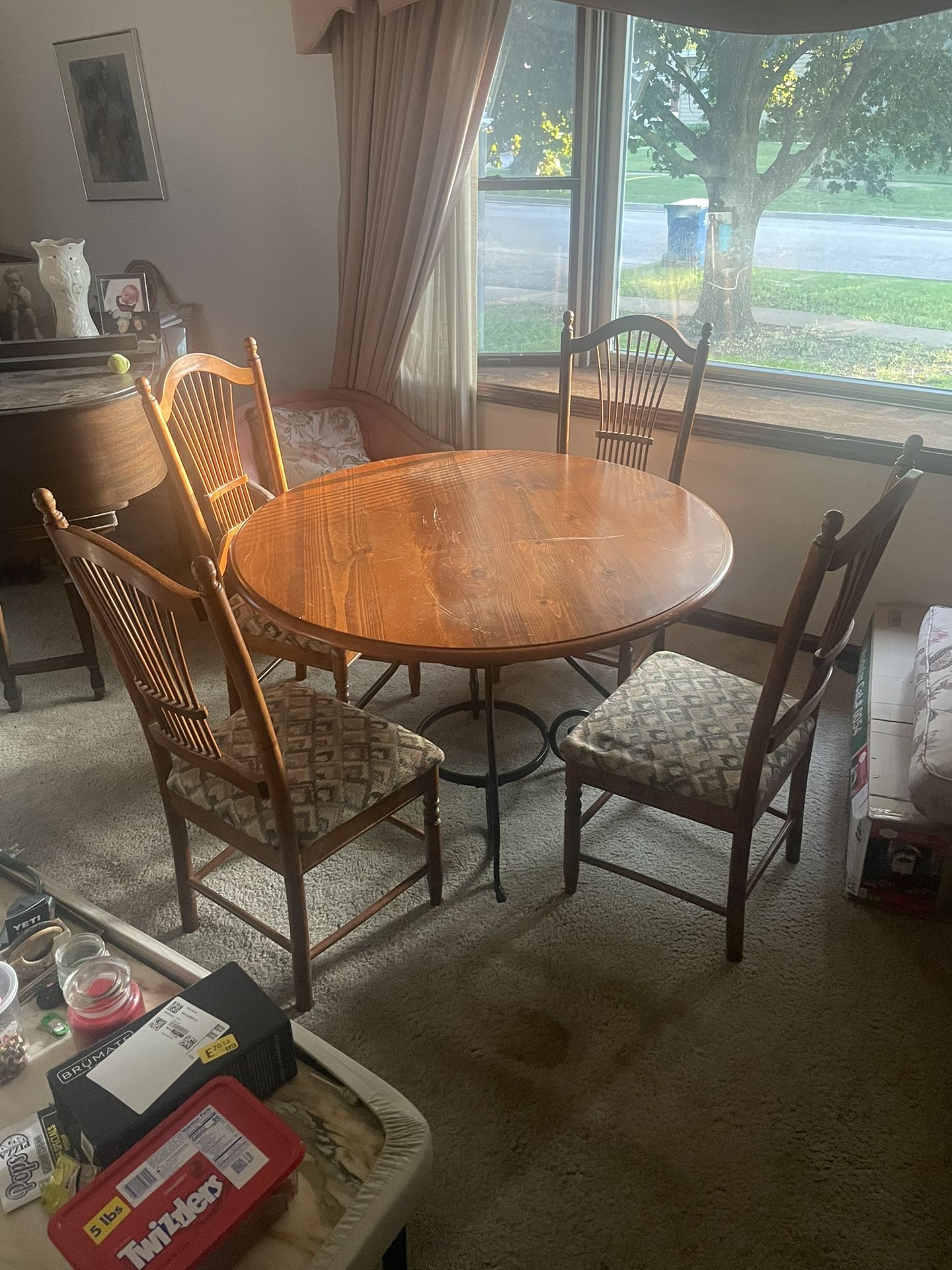 Dining Room Table + Four Chairs