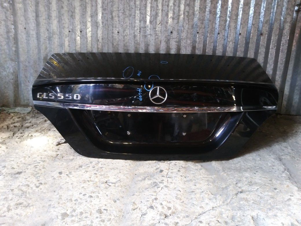 2012-2016 Mercedes CLS550 Rear Trunk Lid w/o spoiler w/ Camera Shell OEM Used