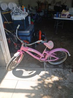 Vintage hello kitty nirve cruiser bike