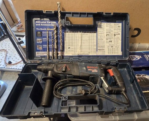 BOSCH GBH2-28L 1-1/8 Inch SDS-plus Variable-speed Bulldog + 4 DRILL BIT