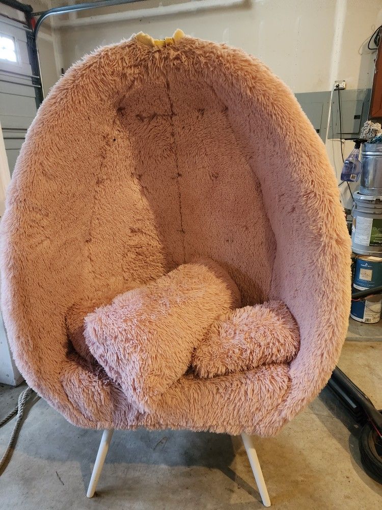 Little Girls Room Chair
