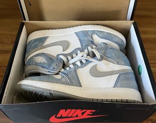 Hyper Royal Jordan 1s 7y GS Boys $350 