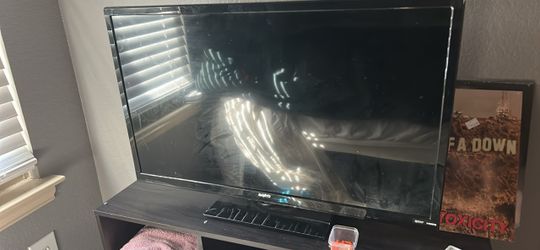 32 inch Full HD LED Sanyo TV with Roku Stick