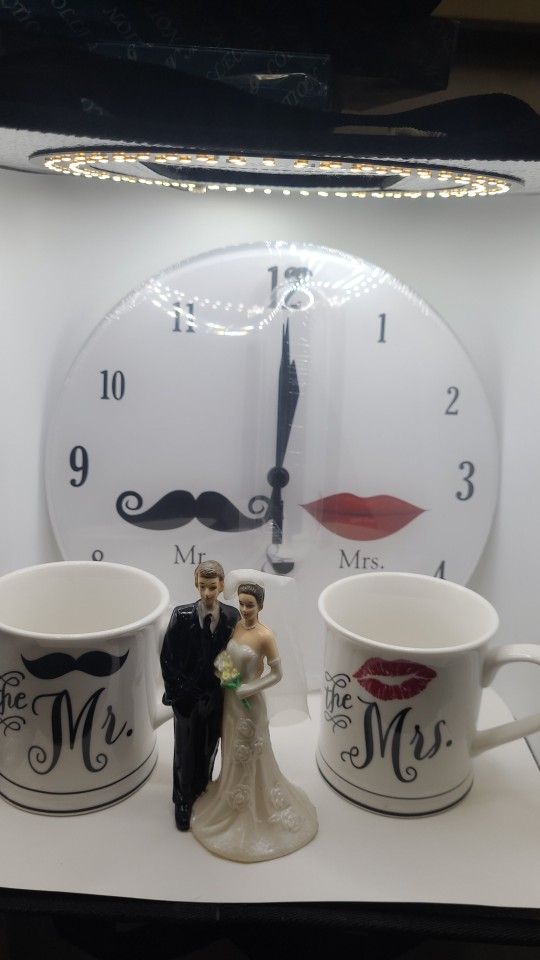 Mr. and Mrs. gift set for Bride and Groom(wall clock and 2 mugs)