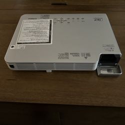 Casio XJ-S33 DLP projector
