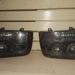 2003 F-350 Headlights Housings & Bulbs