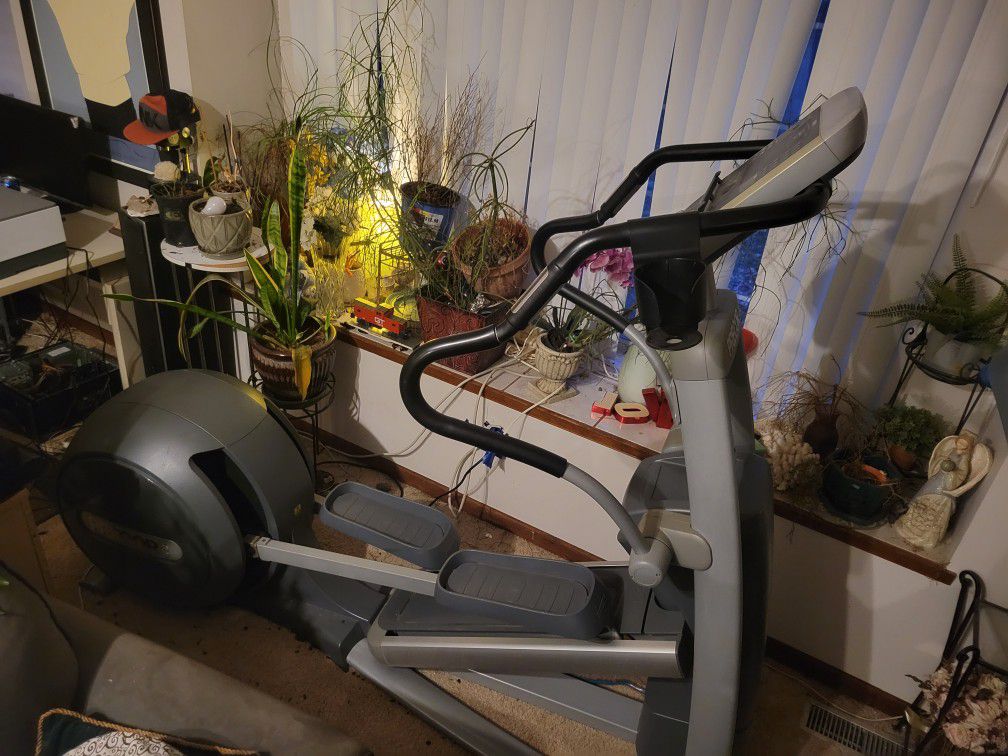 Precor EFX 546i Experience Rear Drive Commercial Grade Elliptical Trainer 
This is a top-of-the-line elliptical trainer that is perfect for semi-comme