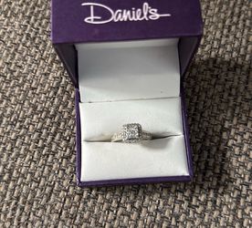 1CT REAL DIAMON & 5 grams of Gold