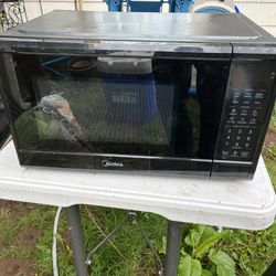 Midea countertop microwave oven,