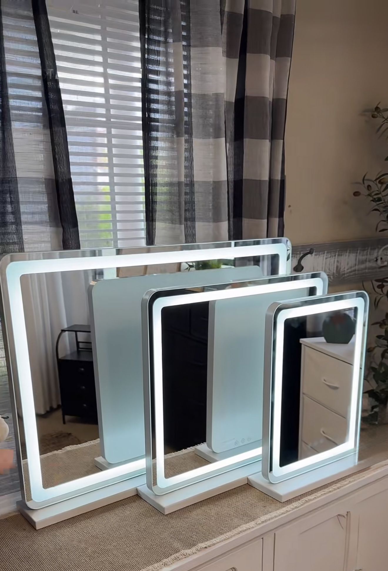 LED Vanity Makeup Mirror Different Sizes