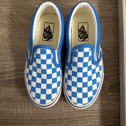 BRAND NEW NEVER WORN KIDS SIZE 12