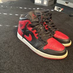 Air Jordan 1 Mid Banned 2020 Shoes Size 10 Men's    554725-074