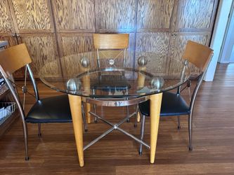 Glass breakfast table with chairs!