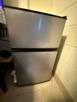 Mini Refrigerator w/ Freezer and Microwave
