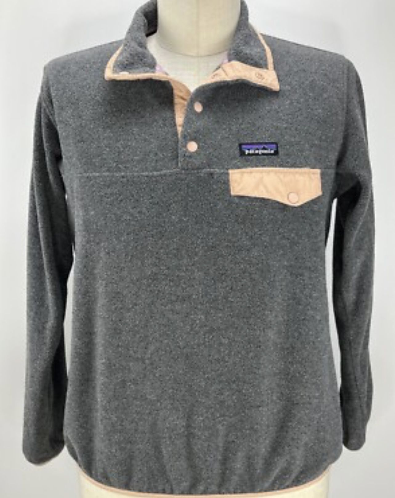 Patagonia sweater size x-small. Used like new PATAGONIA SYNCHILLA SNAP T FLEECE JACKET COAT GRAY