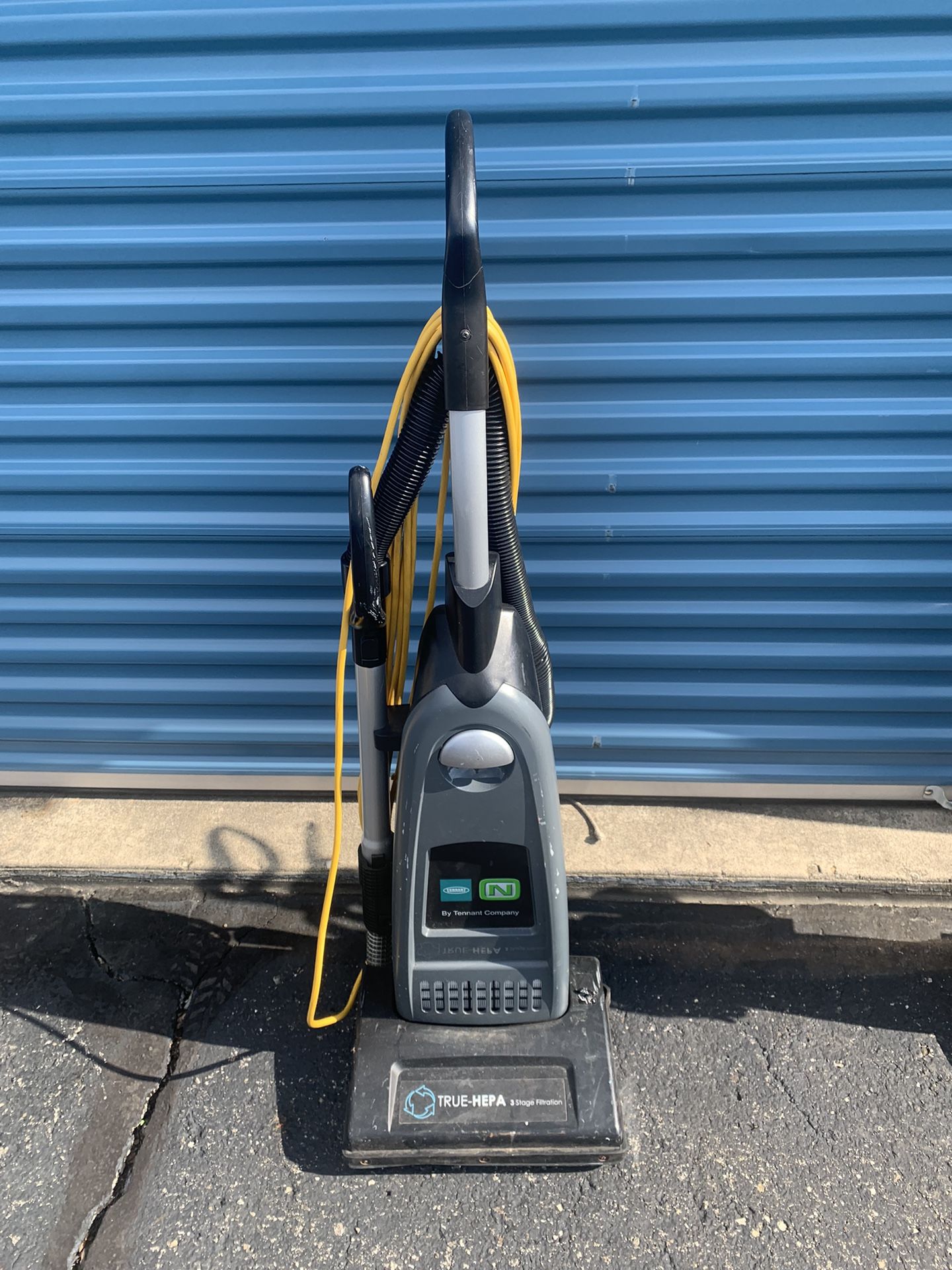 Tennant Upright Vacuum120 cfm14