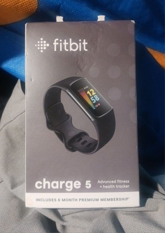 FitBit Charge 5