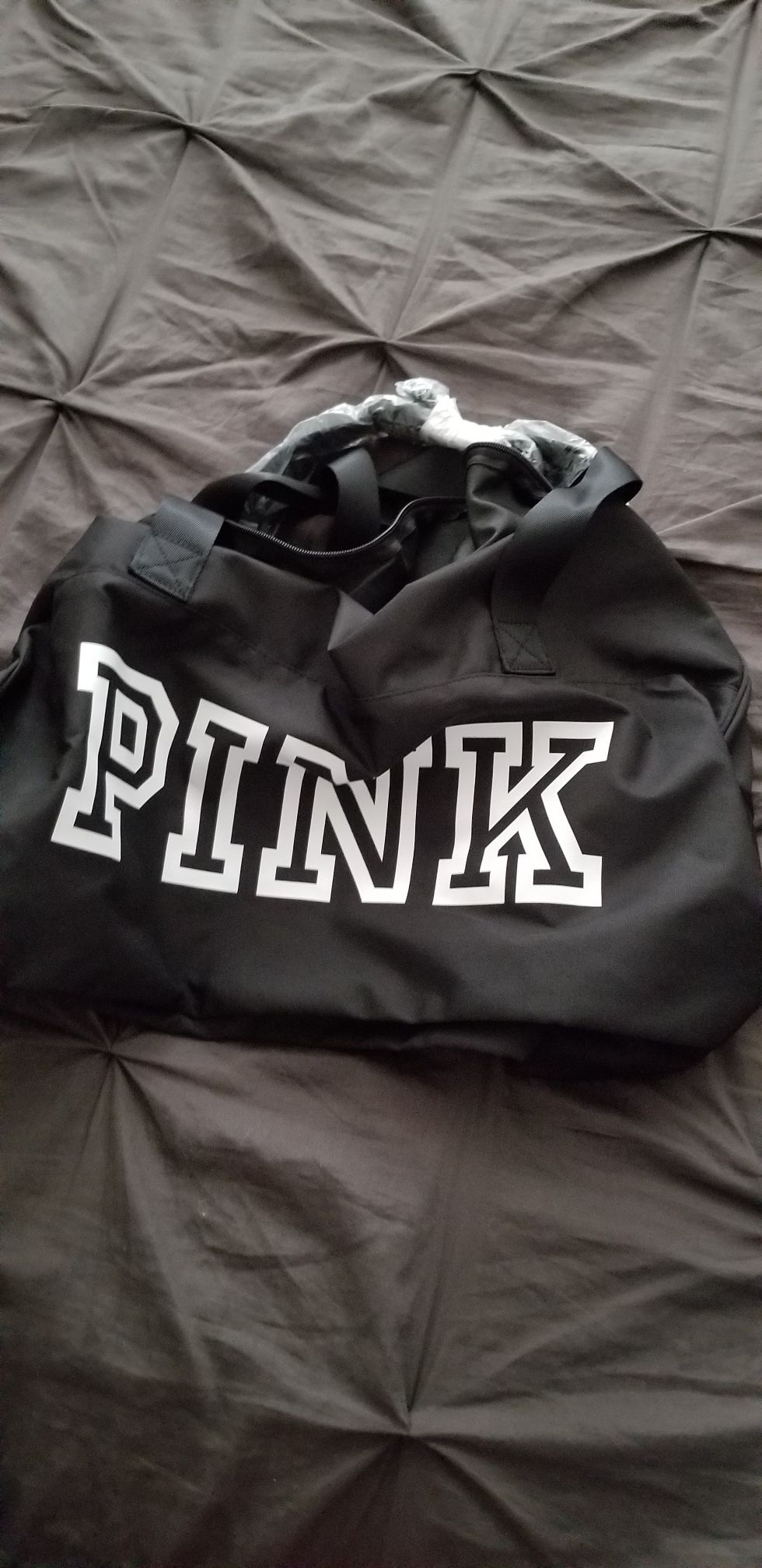 Vs Pink duffle bag with water bottle black firm price.