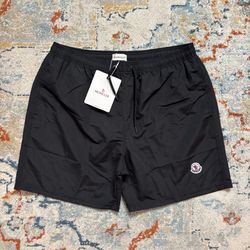 Moncler men’s Shorts size L/XL