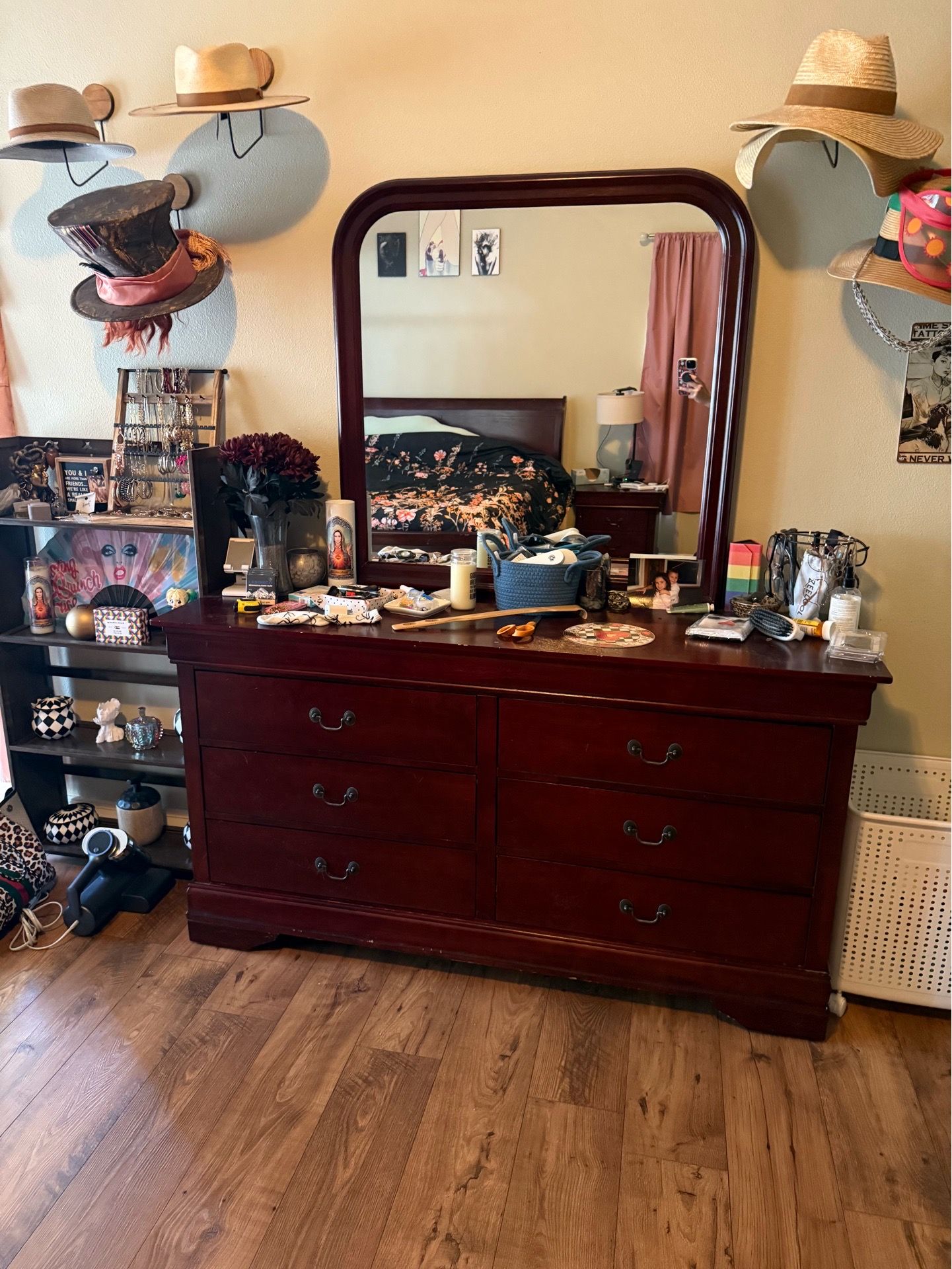 King bedroom set no mattress