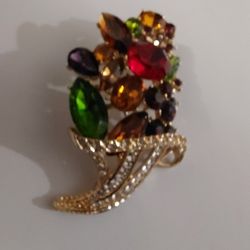 VINTAGE COSTUME JEWELRY