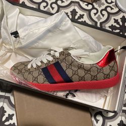 Gucci Shoes New Size 11