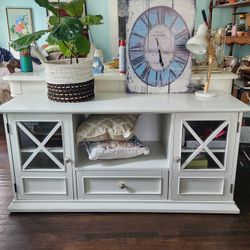 ♡Belham Living Hampton TV Stand White Make Offer ♡