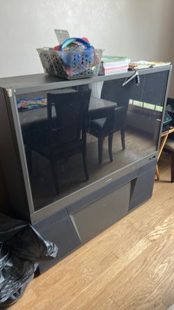 Mitsubishi Big Screen TV – 1080 HD with PIP/MPIP – Works Great! “Must Go/ Pick With Truck”