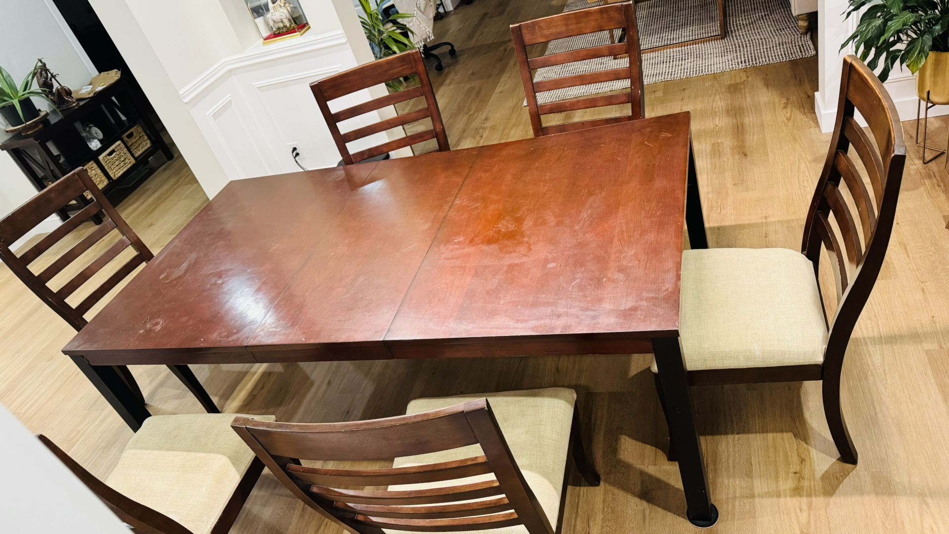 Expandable Dinning Table With 6 Chairs