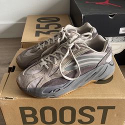Adidas Yeezy 700 For Sale Size 8.5 