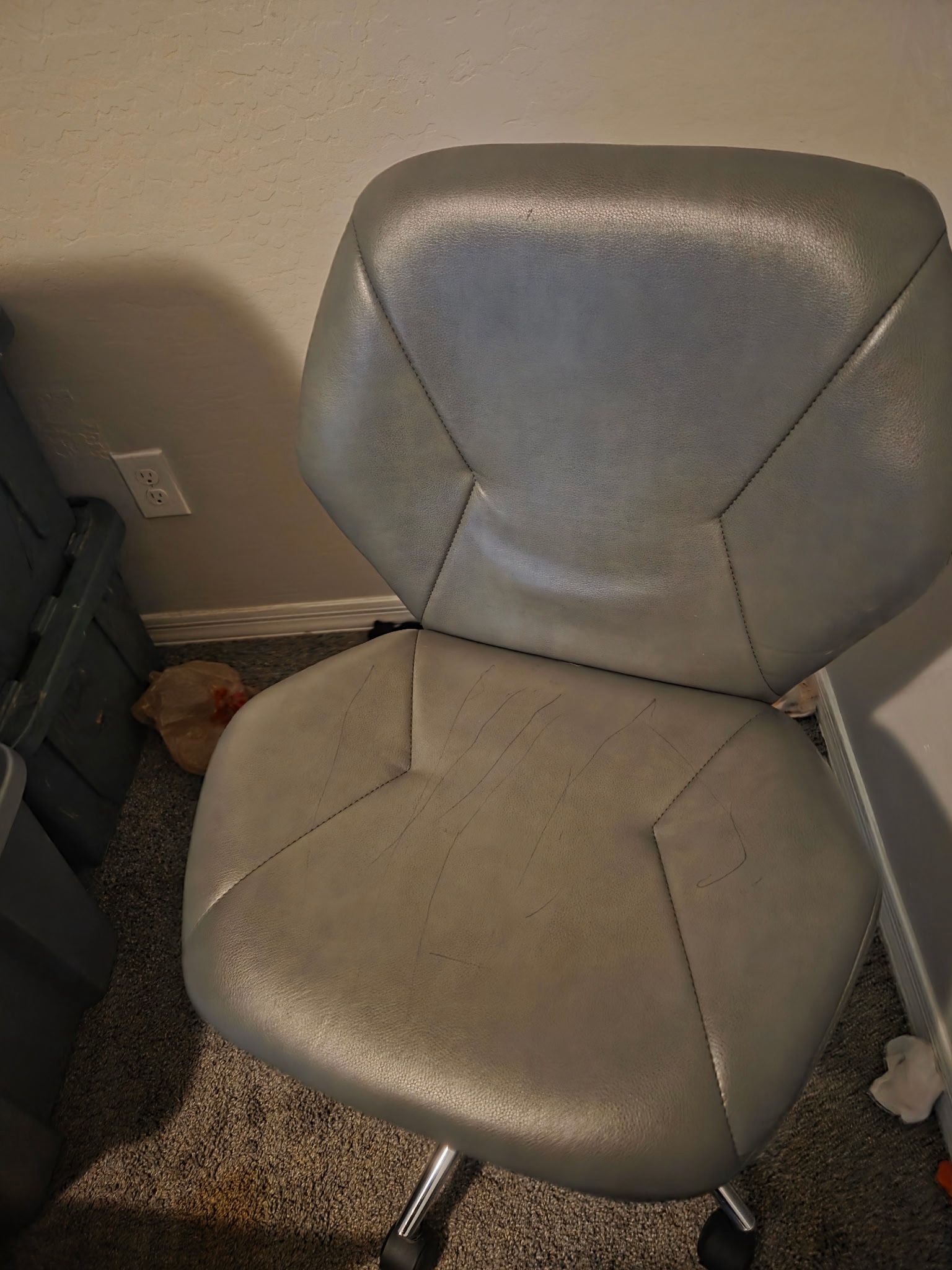 Serta Rolling Office Chair