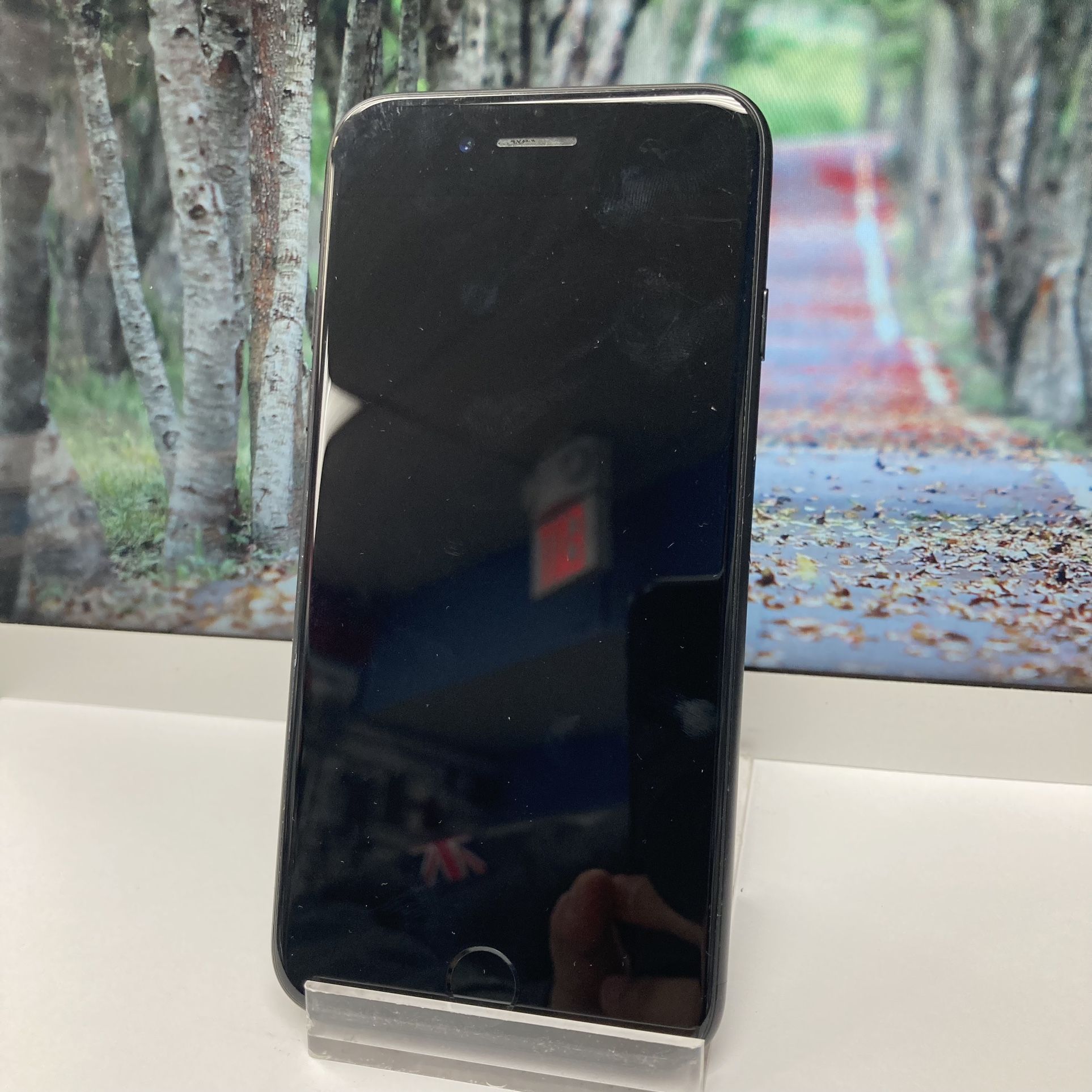 Iphone 7 32 gb, Factory Unlocked, Comes with Store warranty along with charger and cable. Cell phones & Accessories