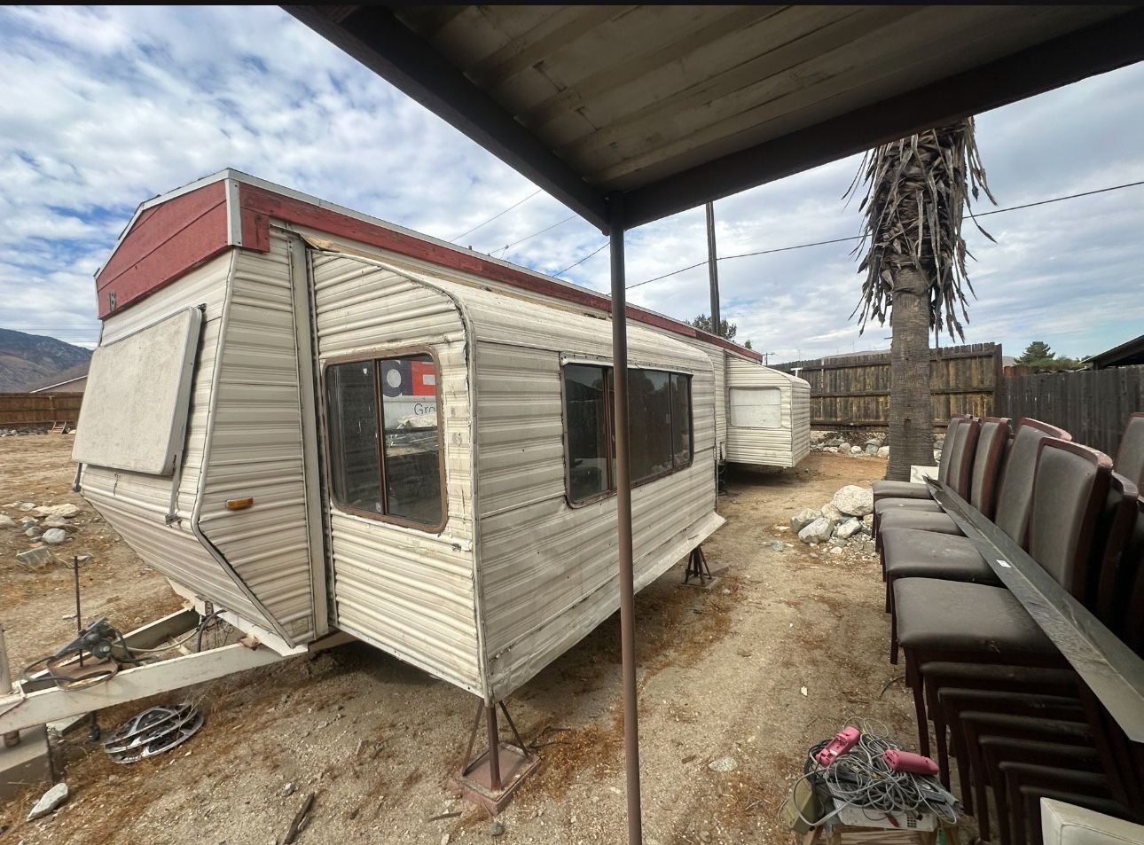 1984 Trailer With 2 Pop Outs… 