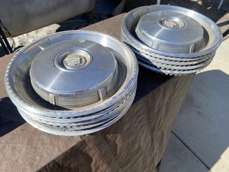 1967 Cadillac Hubcaps