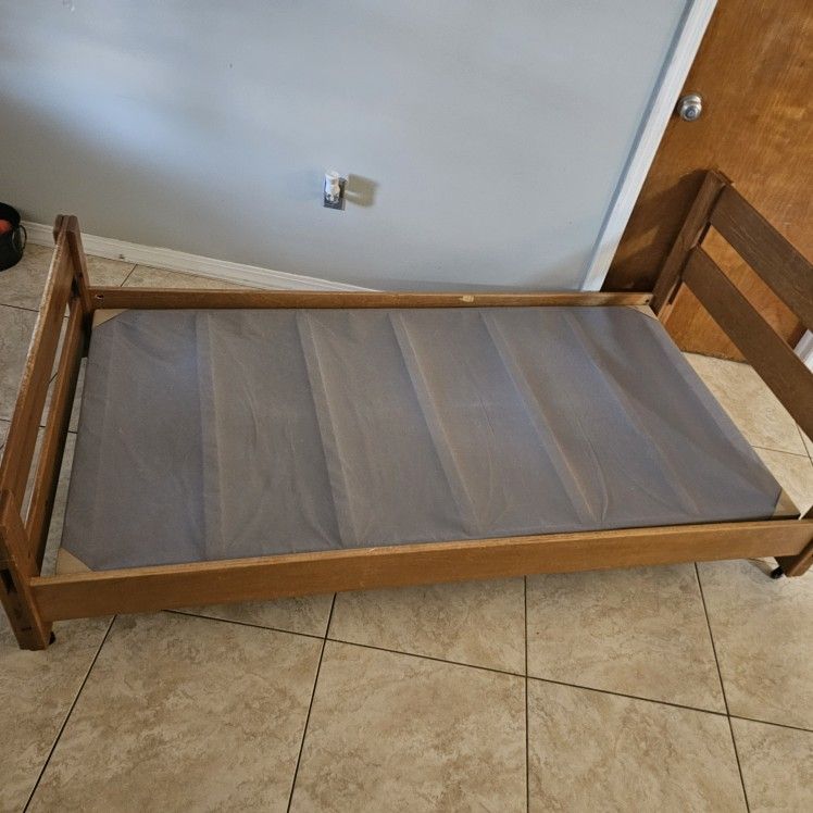 Single Wood Bed Frame  With Bunkie Board