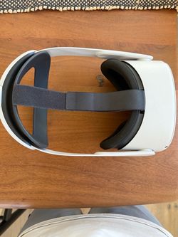Oculus Quest 2 and Case