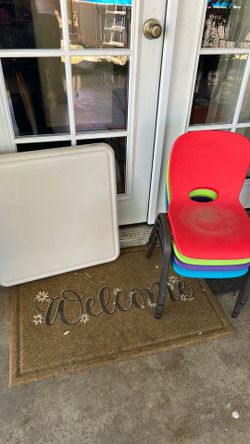 Kids table and chair
