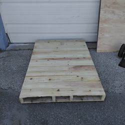 Nice Wooden Deck Pallet Brand New With Cover 60 1/2" X41 1/2" New. 