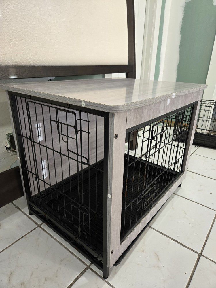 PET CAGE / KENNEL with REMOVABLE TRAY 