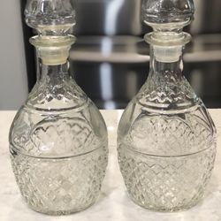 Set Of 2 Clear Etched Glass Wine/Liquor Decanters Set Of 2 Will Sell One For $15