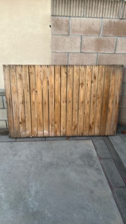 Free wood pallet
