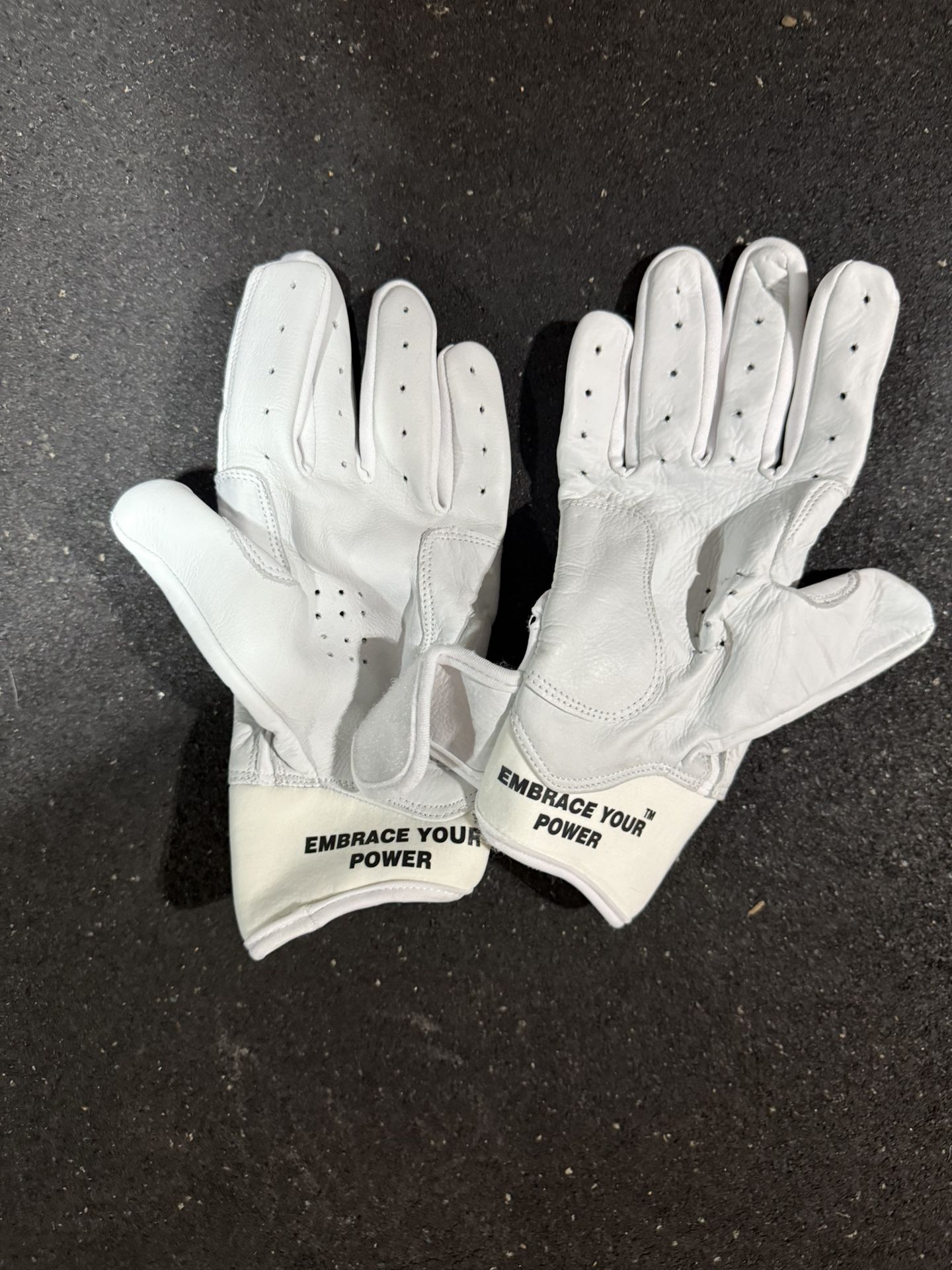 Men’s large zenith baseball gloves