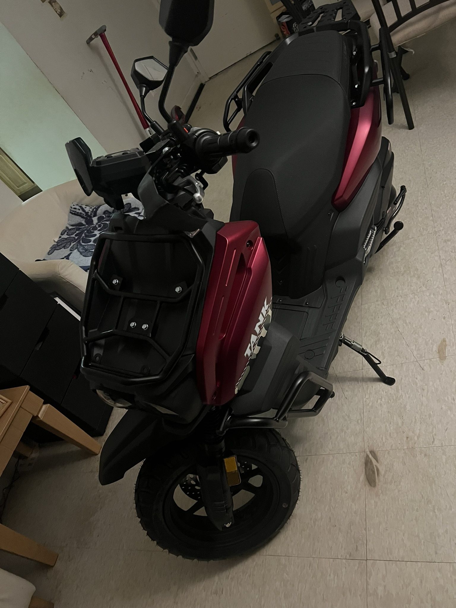2024 Flywing Red Tank 200cc Scooter *New Condition*