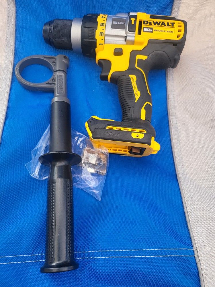 DEWALT 20V MAX BRUSHLESS CORDLESS 1/2. HAMMER DRILL / DRIVER WITH FLEXVOLT ADVANTAGE (TOOL ONLY)